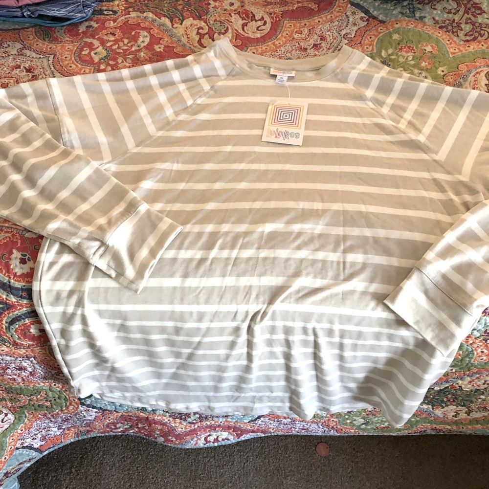 LuLaRoe Erin Top XL